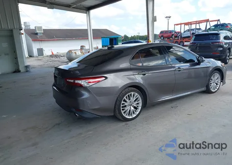 2018 Toyota Camry Xle z USA, uszkodzony, nr VIN 4T1B11HK9JU093608